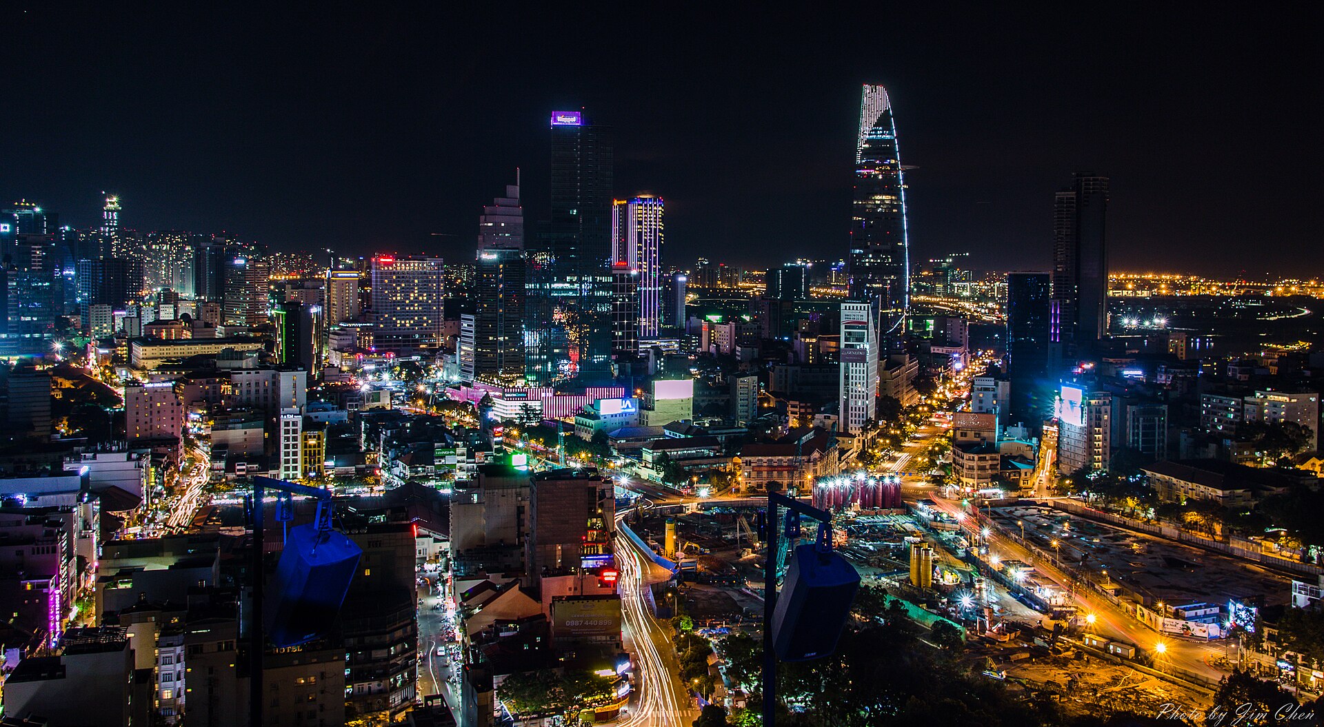 Skyline ban đêm của Ho Chi Minh City
